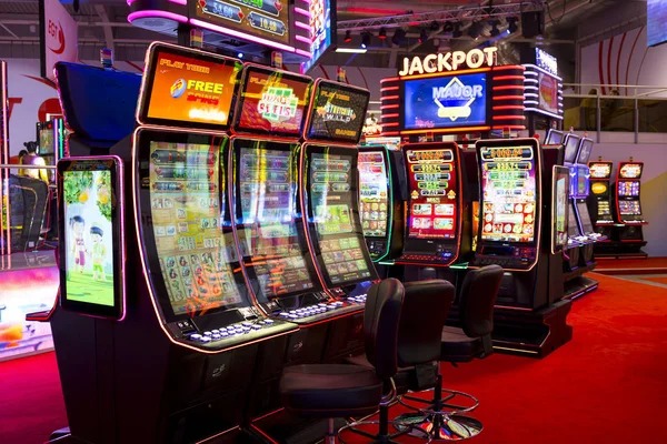 Live dealer baccarat table on mandiriqq login with multi-camera studio stream